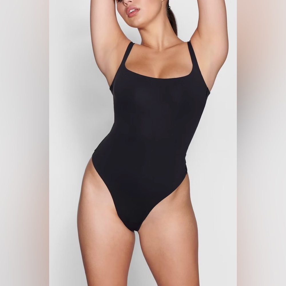 SKIMS Black Fits Everybody Square Neck Bodysuit - 4x